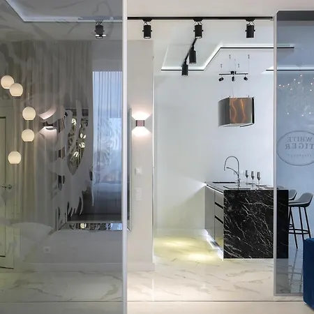 White Tiger In Smart Plaza Апартаменты *
